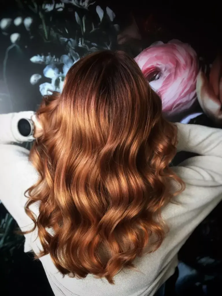 Parturi-kampaamo värityö